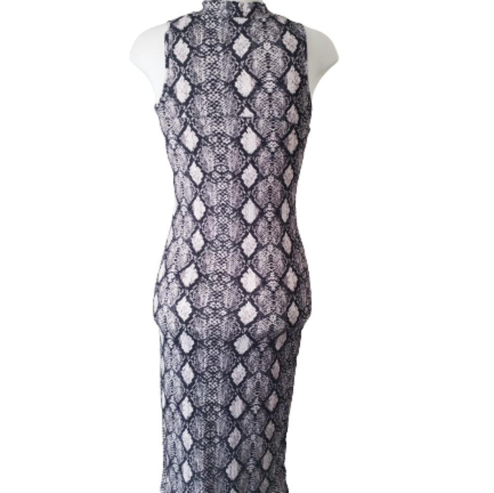 Dress - Picture 7 of 8